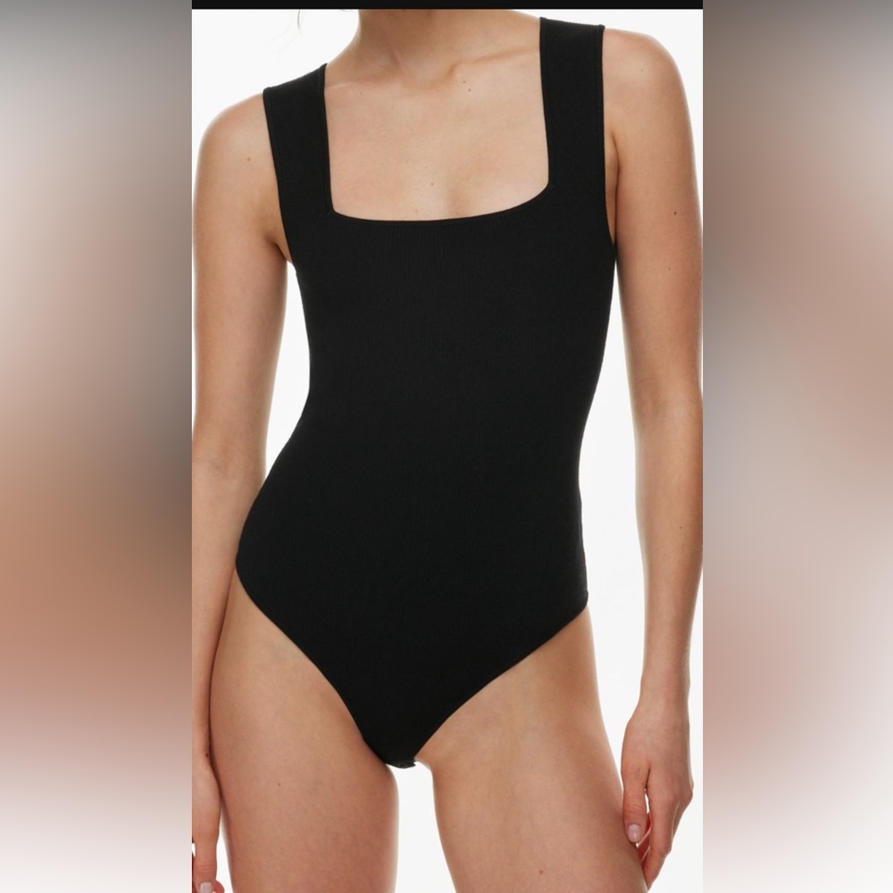 Aritzia Babaton sleeveless body suit, size small.